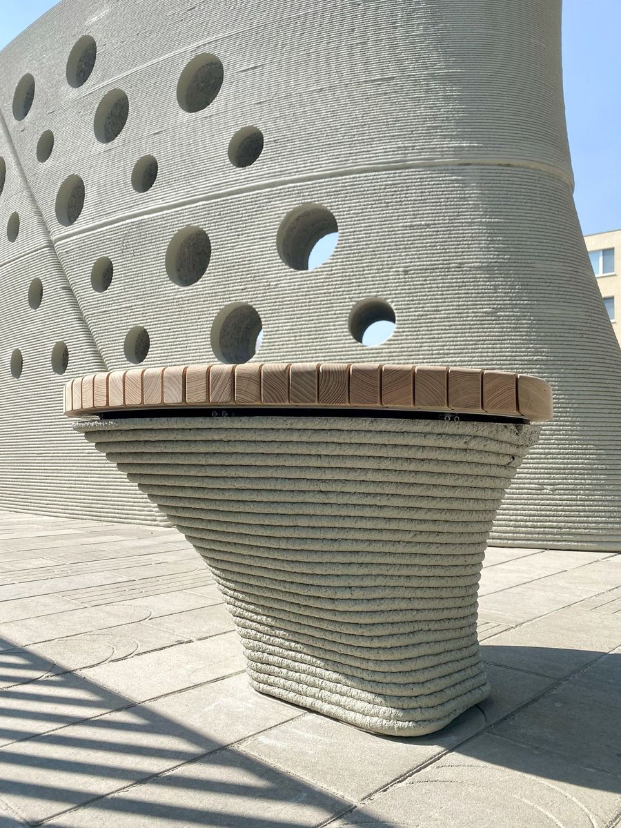 3DCP Stool, Photo: COLLARCH ///cs: 3DCP stolička, foto: COLLARCH