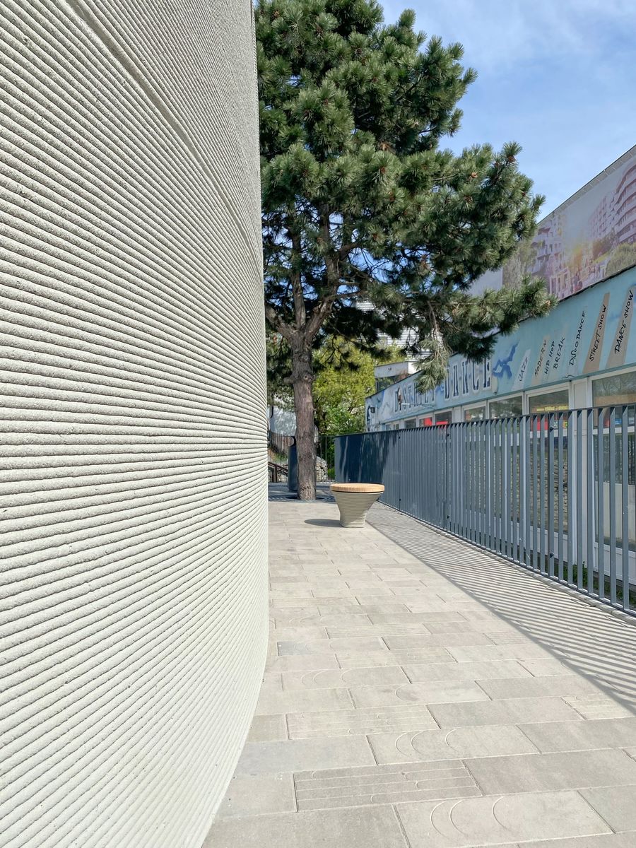 3DCP Stool, Photo: COLLARCH ///cs: 3DCP stolička, foto: COLLARCH